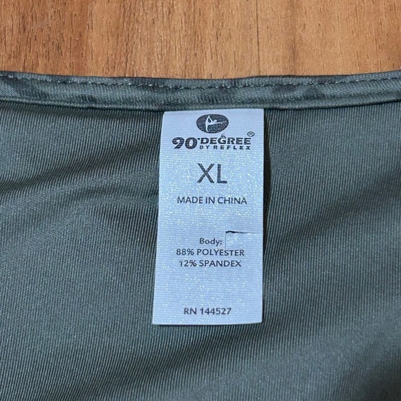 90 Degree By Reflex Gray Tank Top with Sleek Design - Picture 5 of 5